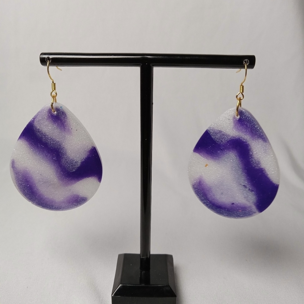 Elegant Purple and White Teardrop Earrings - Picture 3 of 6